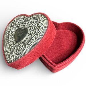 Vintage Heart-Shaped Red Velvet Box Trinkets Jewelry Ornate Silver Plated Lid